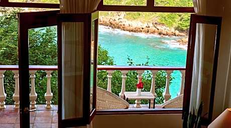 Queen Suite with Sea View