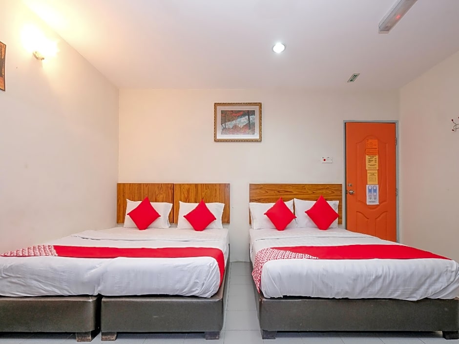 OYO 89877 Sun Triang Hotel