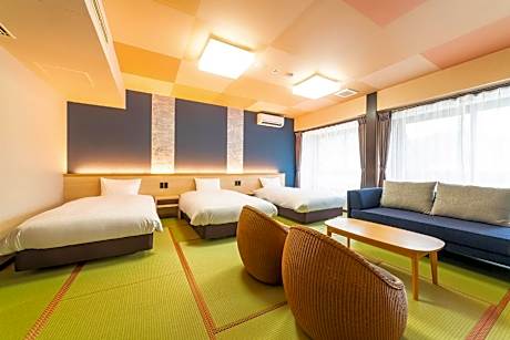 Superior Japanese-Style Triple Beds - Shared Bathroom - Non-Smoking