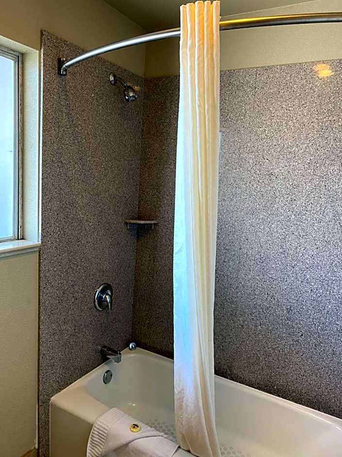 Vino Inn & Suites