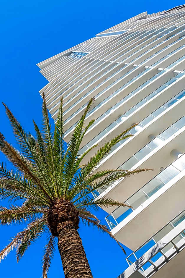 Artique Surfers Paradise - Official