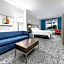 Holiday Inn Express Hotel & Suites Winnie By IHG