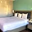 Travelodge by Wyndham LAX South