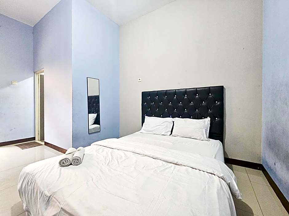 Homestay Sido Joyo near Sunrise Mall Mitra RedDoorz