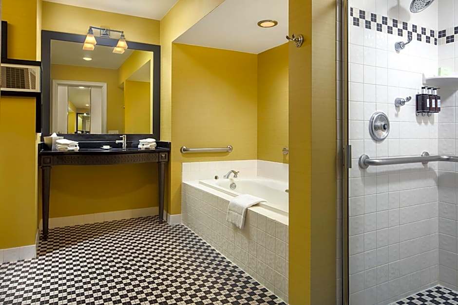 Hotel Chicago Downtown, Autograph Collection by Marriott
