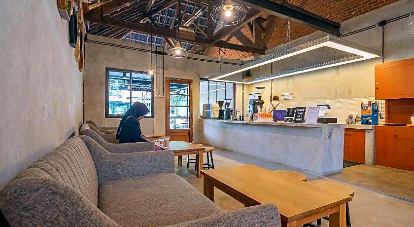 RedDoorz near Alun-Alun Garut