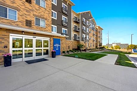 WaterWalk Extended Stay by Wyndham Kansas City - Overland Pk