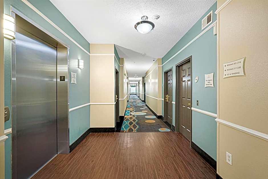 La Quinta Inn & Suites by Wyndham Houston Hobby Airport