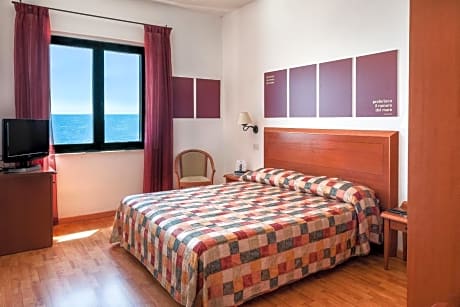 Quadruple Room with Sea View