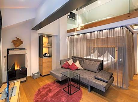 Junior Suite with Loggia and Sea View