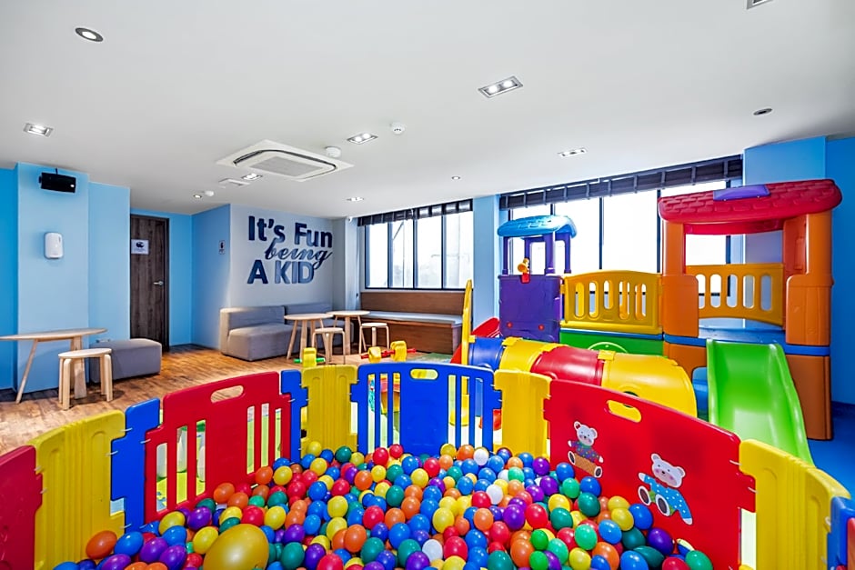 Kokotel Bangkok Surawong