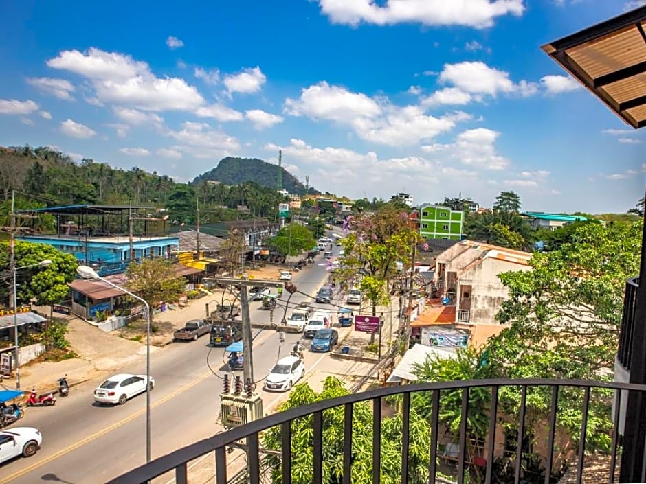 The Moon Night Ao Nang Hotel