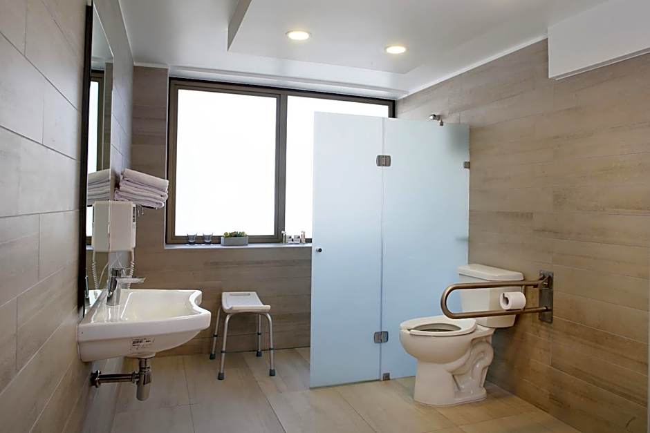 MR Express (ex Hotel Neruda Express)