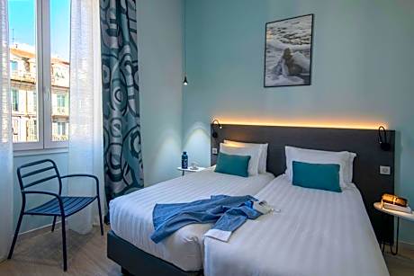 Superior Twin Room - City View