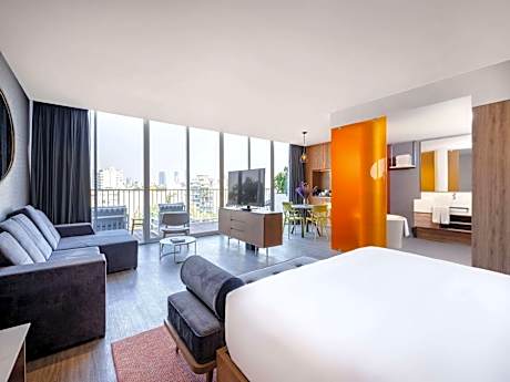 Condesa King Suite with Balcony