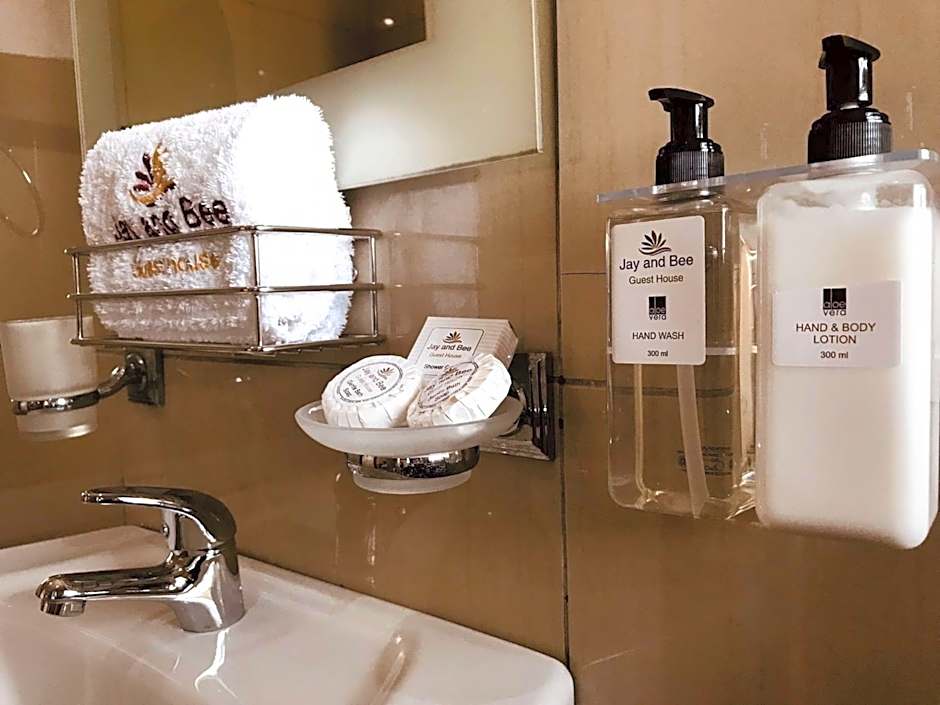 Jay and Bee Guesthouse