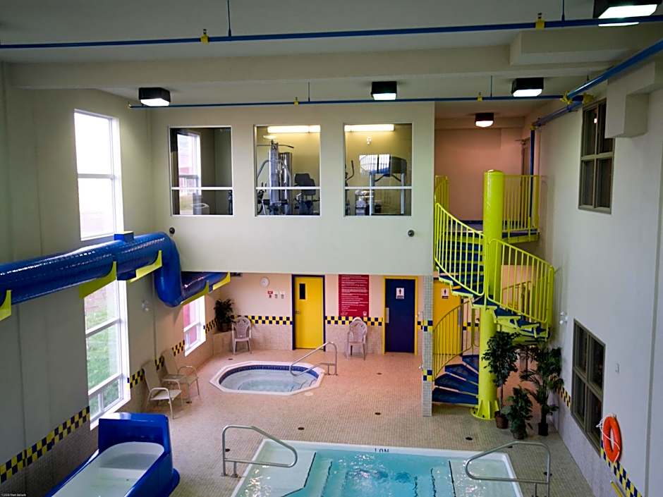 Redwood Inn & Suites