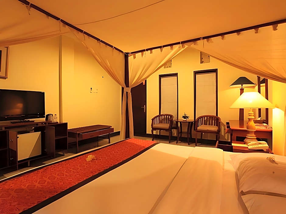 Super OYO Townhouse Oak Maxi Hotel Legian