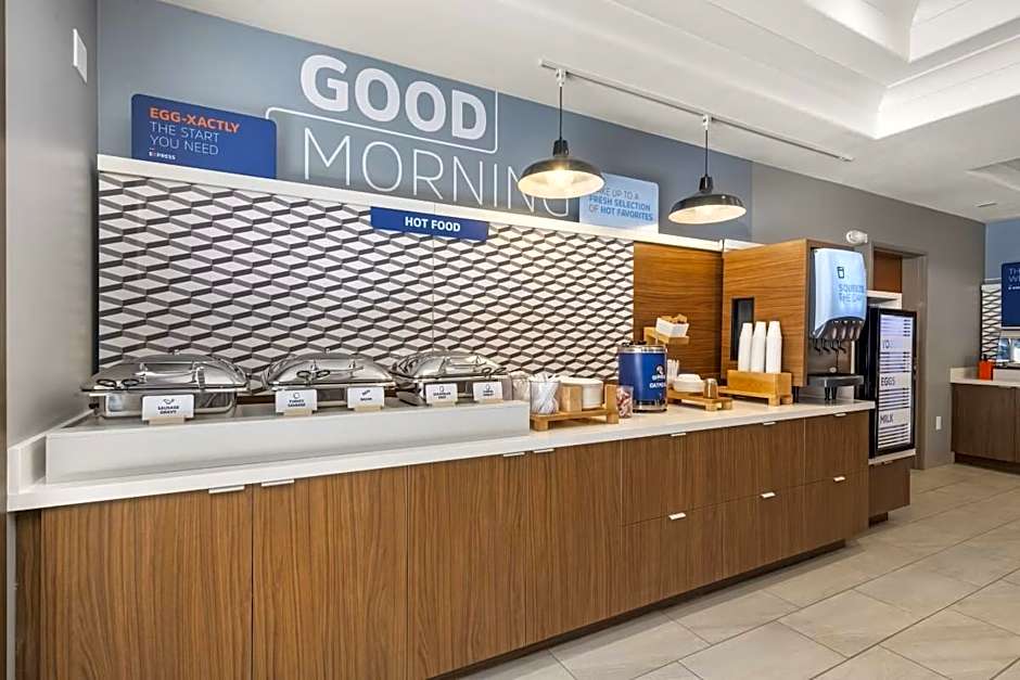 Holiday Inn Express Hotel & Suites Lincoln-Roseville Area By IHG