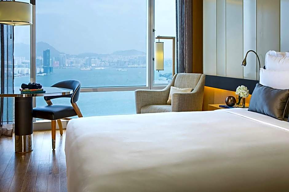 Photo 1 of 6 of Club 1 Queen Bed, Harbor View