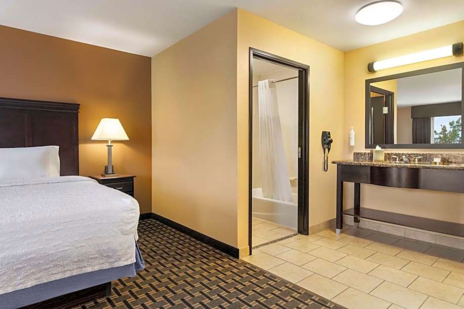 Hampton Inn By Hilton & Suites Pine Bluff