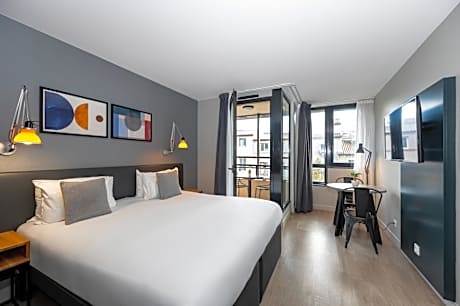 Studio Apartment with Balcony