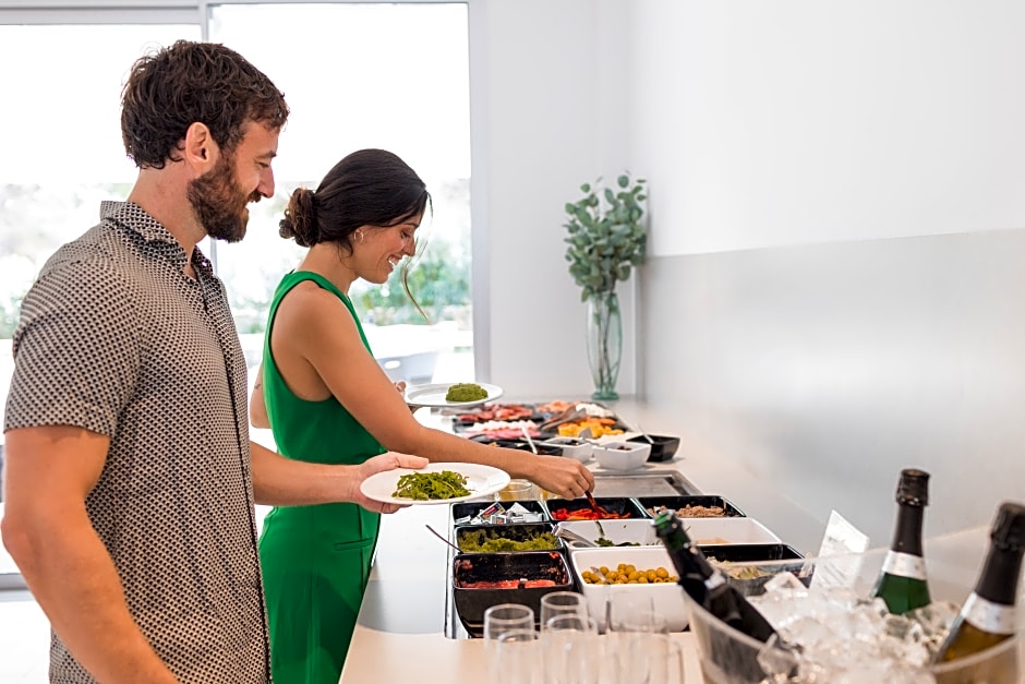 Petit Sagitario ( Only Adults )