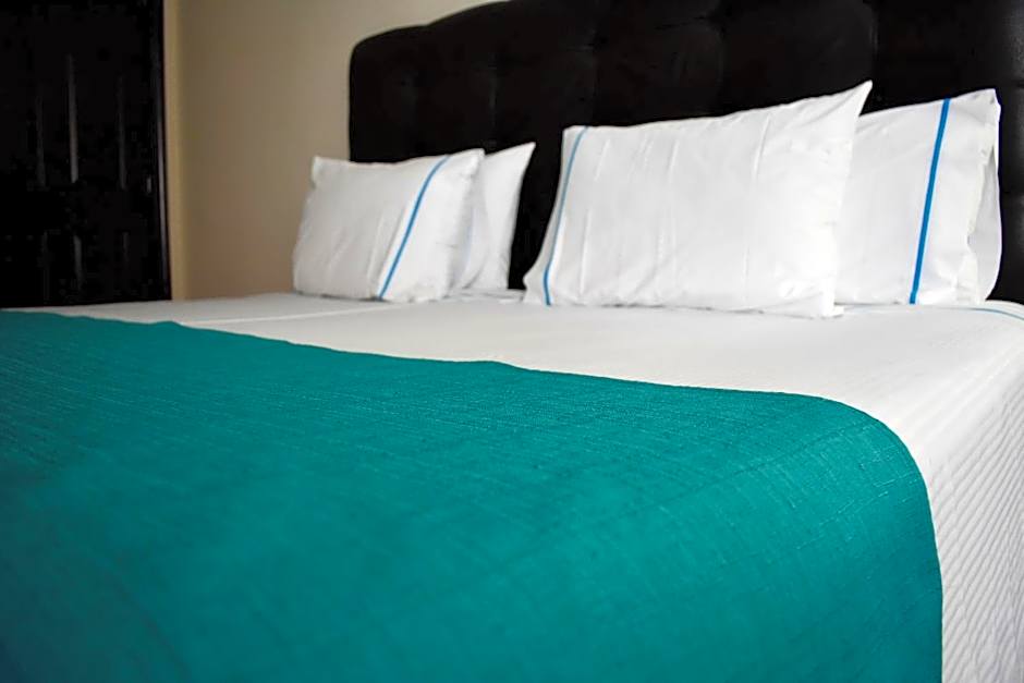 Country Hotel & Suites