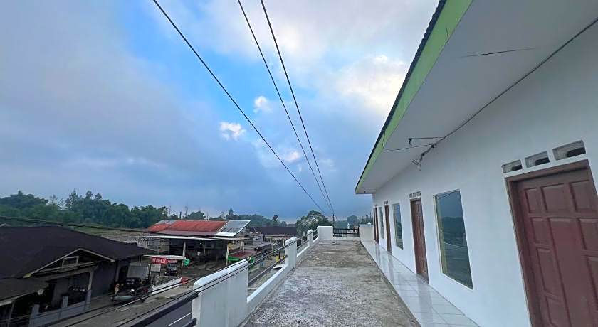 RedDoorz Syariah at Jalan Dieng 4