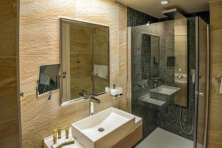 Swell Boutique Hotel