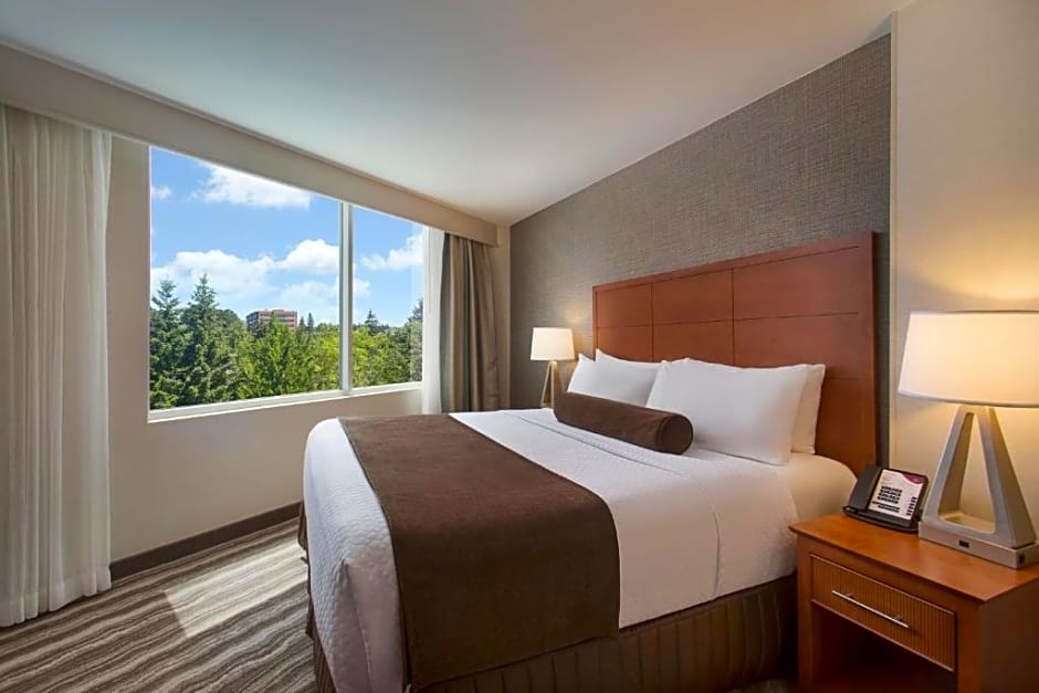 Crowne Plaza Portland - Lake Oswego