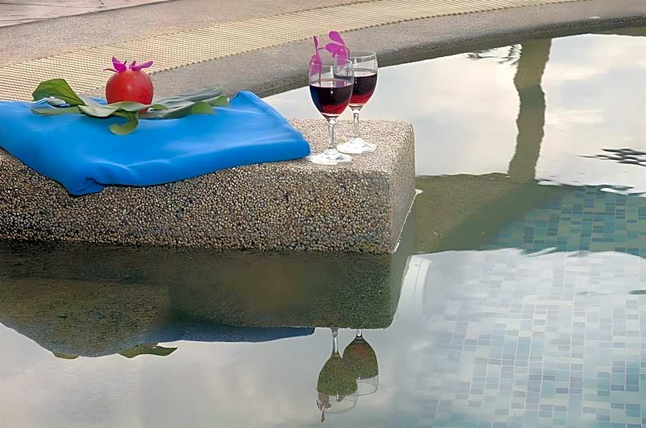 Oriental Crystal Hotel