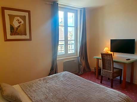 Triple Room with City View