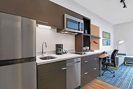 King Studio with Sofa Bed and Roll-in Shower - Mobility and Hearing Accessible