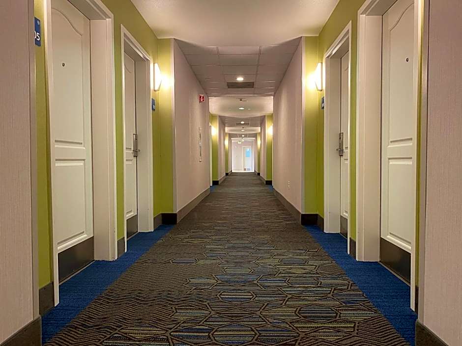 Holiday Inn Express & Suites Beaumont - Oak Valley by IHG