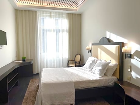 DOUBLE SUPERIOR CITY VIEW