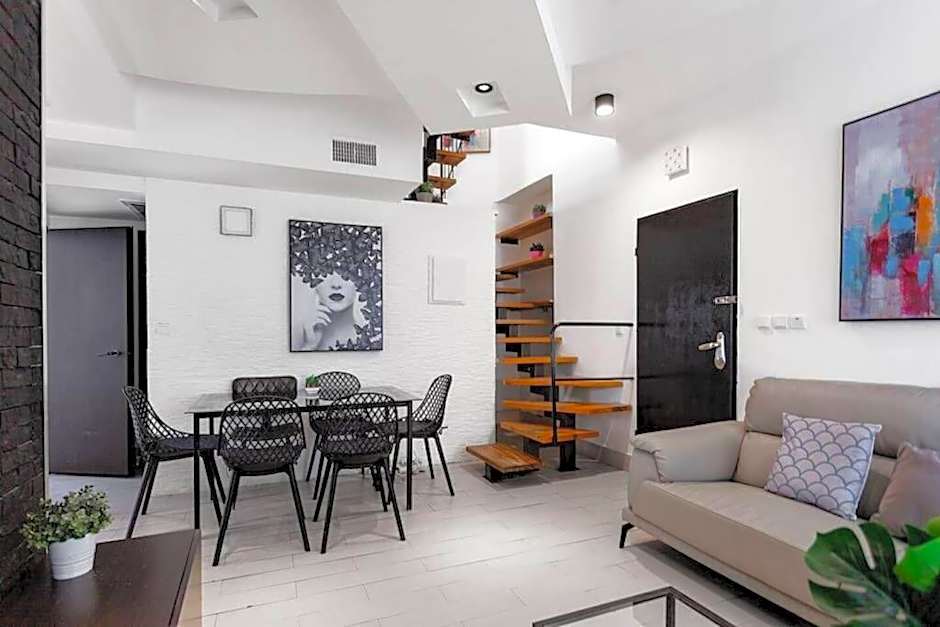 3Bedroom Suite with Balcony and shelter 12