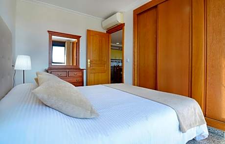 One-Bedroom Apartment with Terrace (4 Adults)