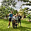 Gino's Place - Guest House & Jungle Trekking