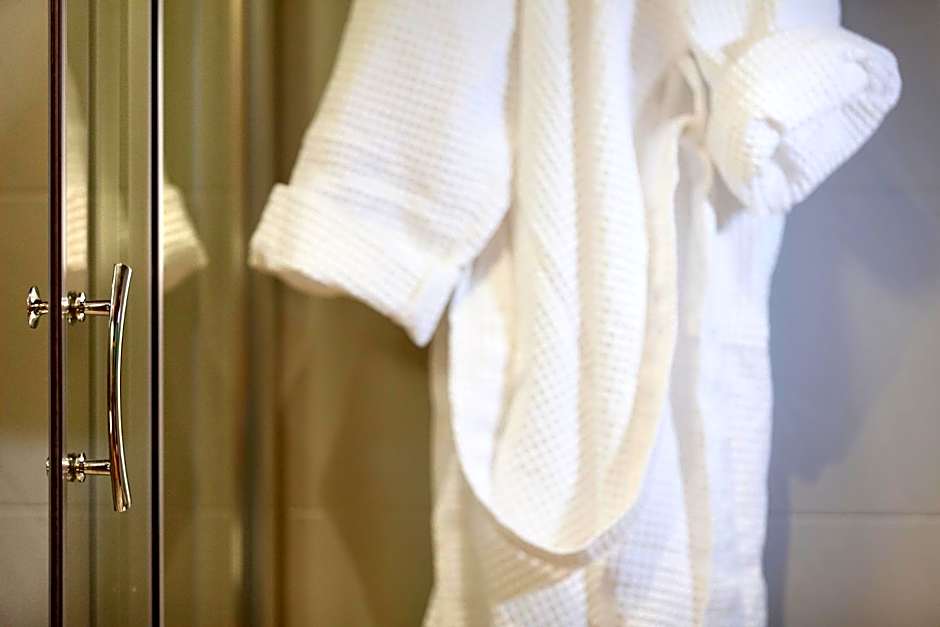 Albavilla Hotel & Co