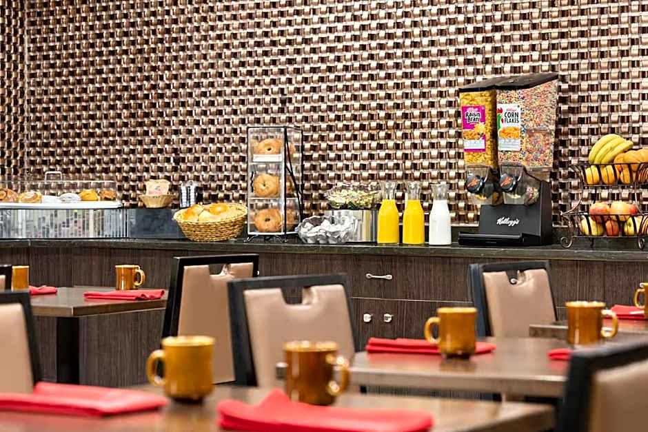 GARNER HOTEL TOTOWA by IHG