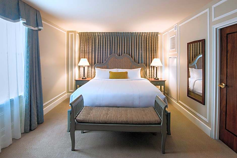 Photo 1 of 5 of Executive 2 Bedroom 1 King Bed Suite
