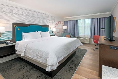 King Room with King Bed - Non-Smoking