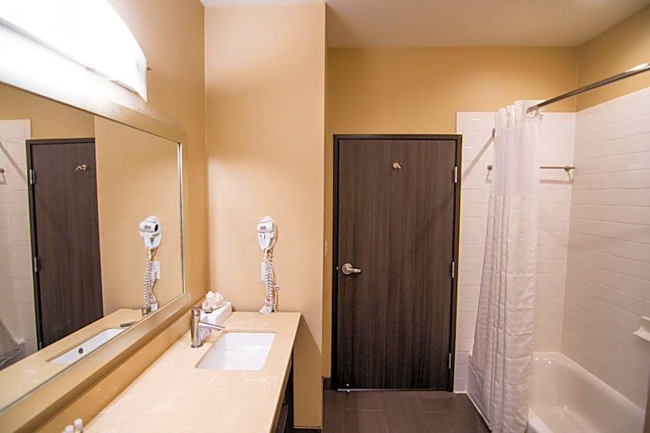 Comfort Suites Near Sam Houston Race Park