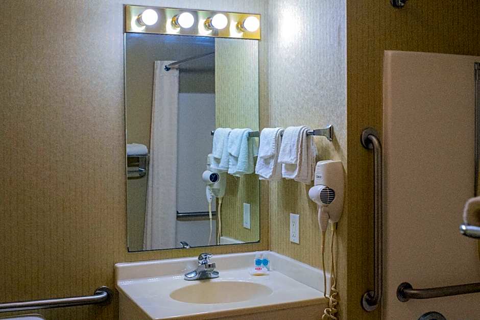 Colfax Inn by Marifah