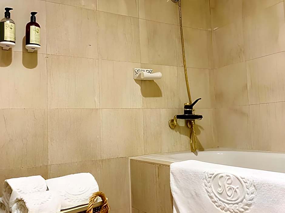 Kingdom Hotel