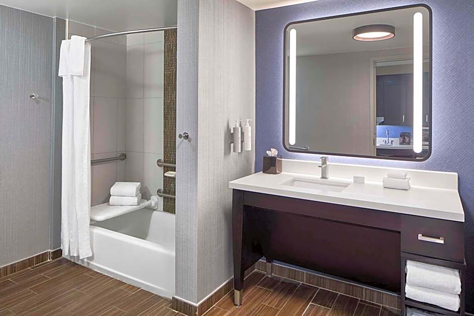 Homewood Suites by Hilton Savannah Historic District/Riverfront