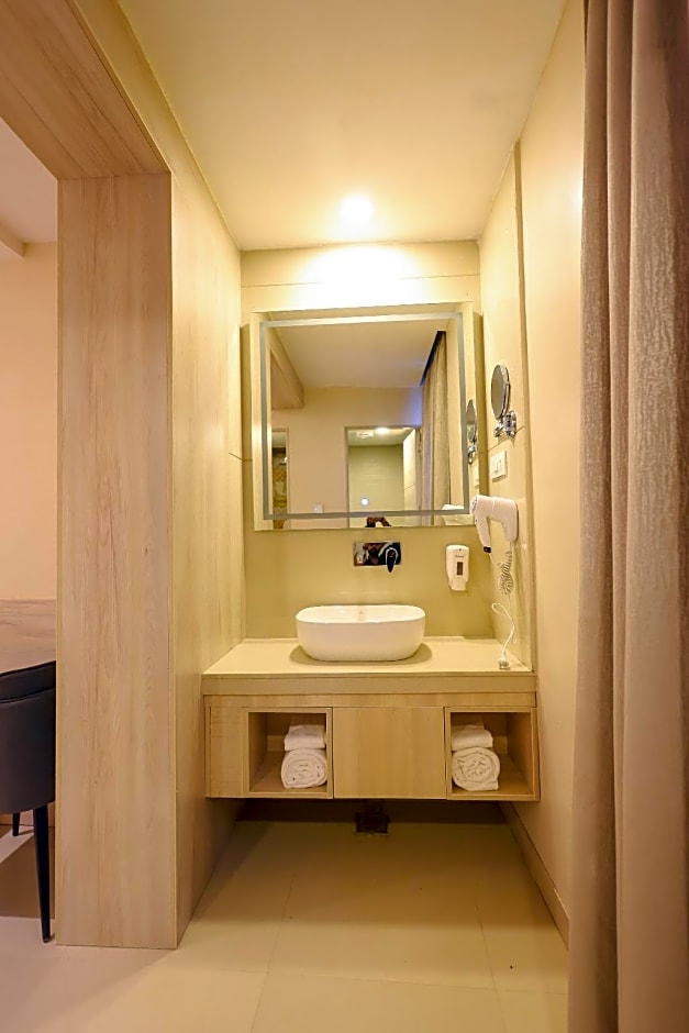 VIJAN BUSINESS HOTEL