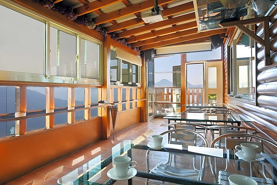 Dindai Glass Vacation Villa