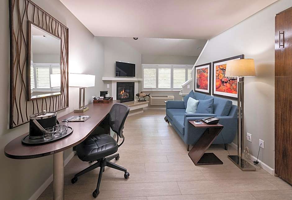 Mariposa Inn And Suites